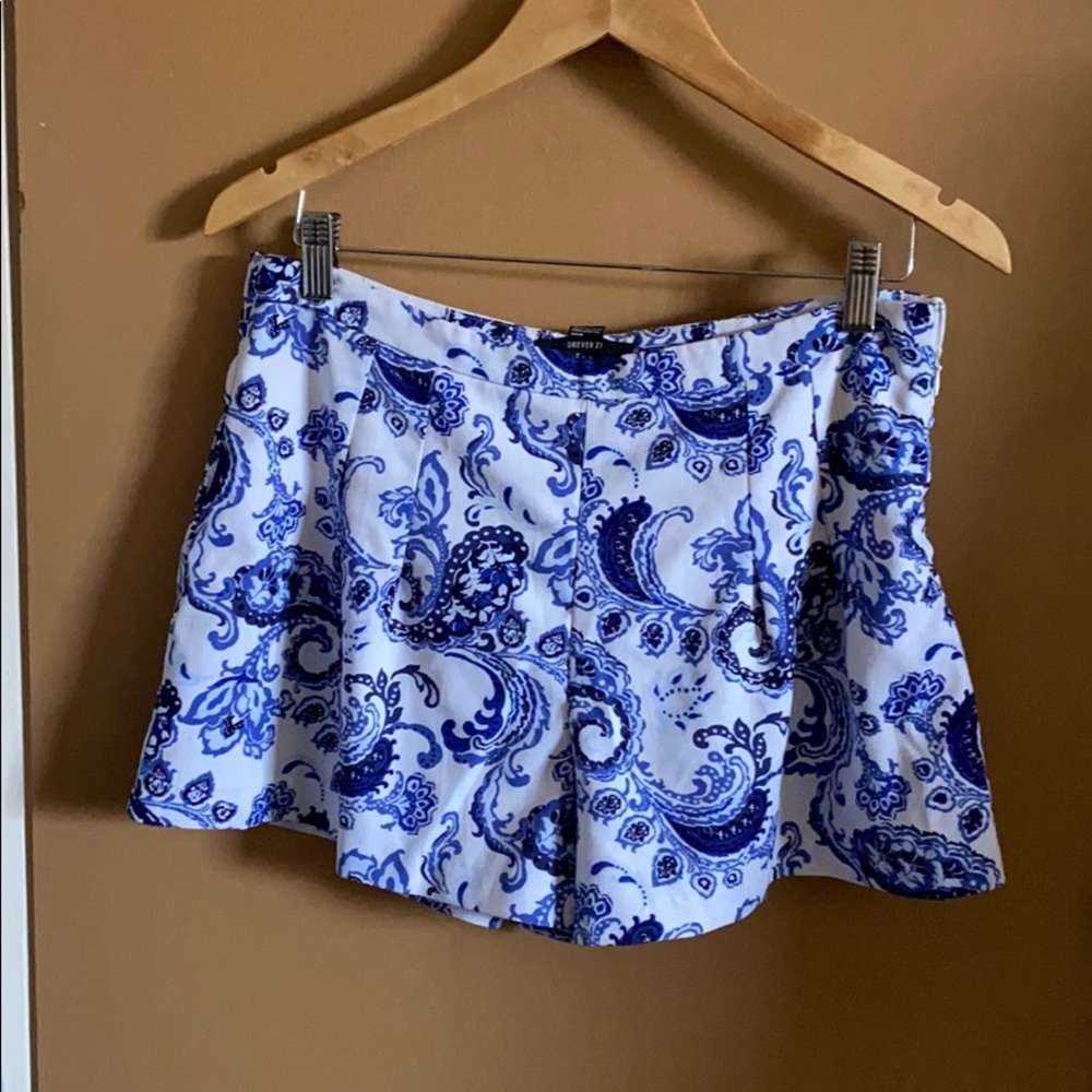 H&M Blue and white print shorts